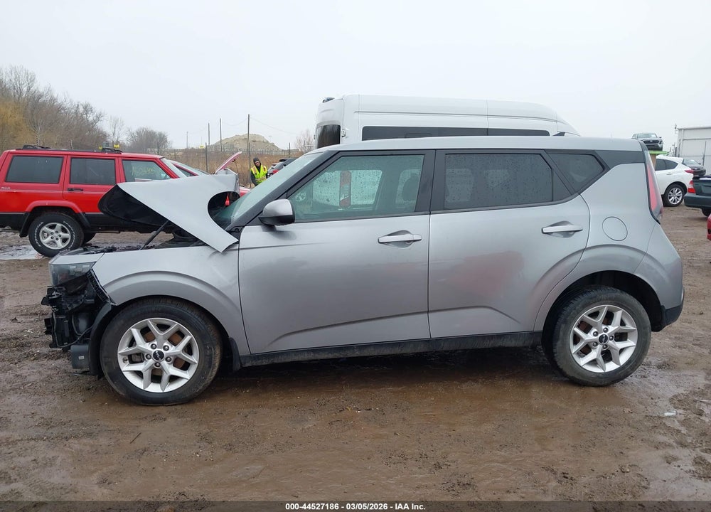 2023 KIA SOUL LX VIN: KNDJ23AU2P7854703