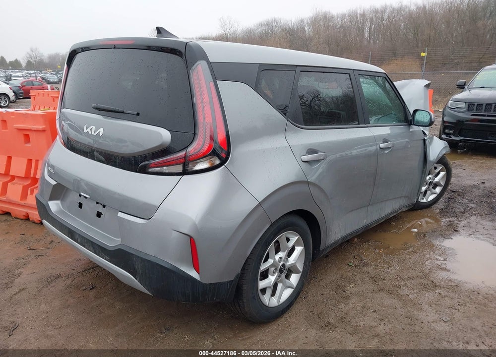 2023 KIA SOUL LX VIN: KNDJ23AU2P7854703