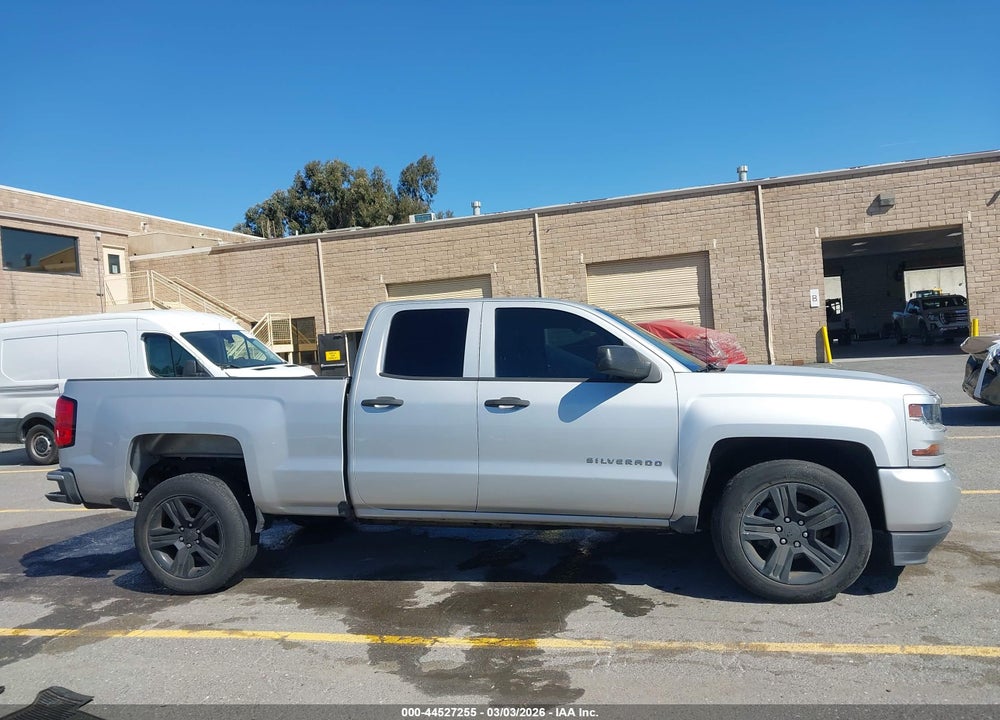 2018 CHEVROLET SILVERADO 1500 CUSTOM VIN: 1GCRCPEC2JZ330052
