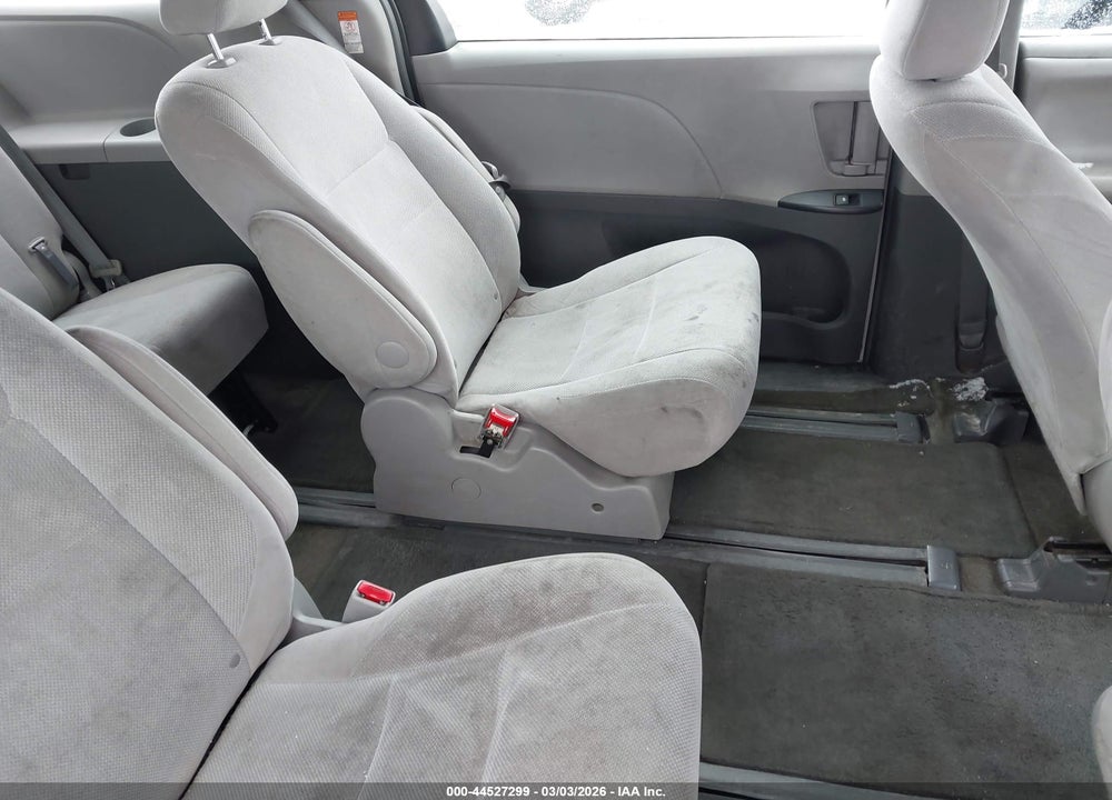 2015 TOYOTA SIENNA L 7 PASSENGER VIN: 5TDZK3DC8FS545523