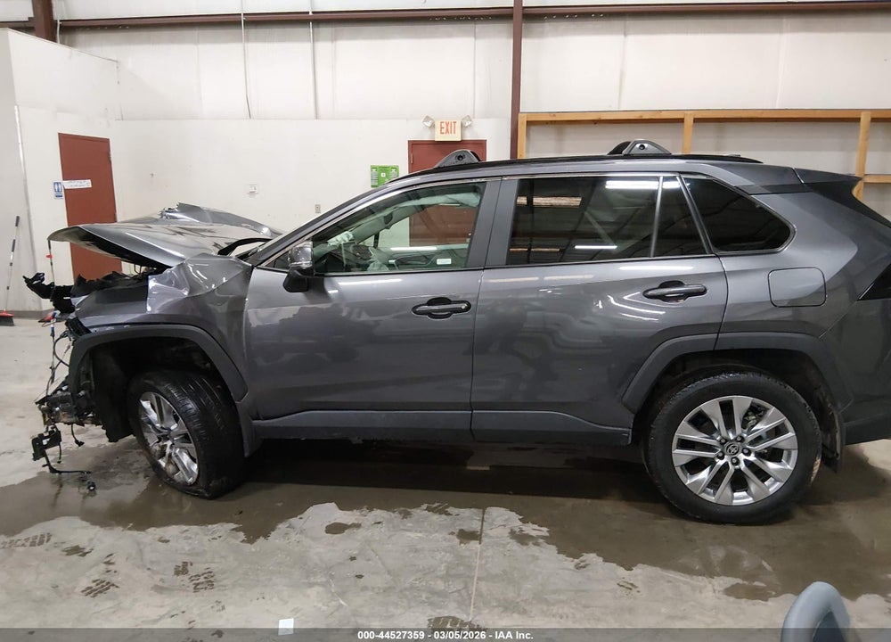 2025 TOYOTA RAV4 XLE PREMIUM VIN: 2T3A1RFVXSC546667
