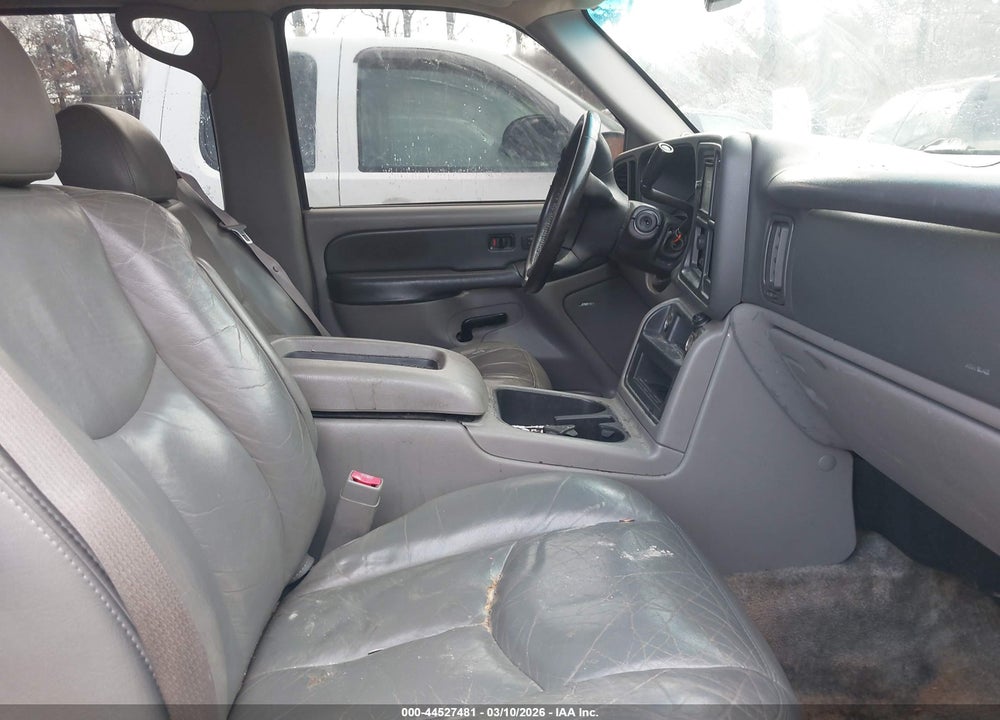 2003 CHEVROLET TAHOE LT VIN: 1GNEC13Z03R288865