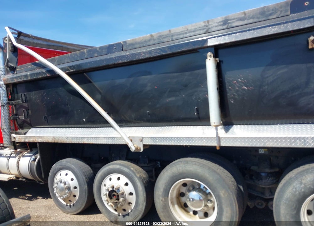 2017 KENWORTH T880 VIN: 1NKZXPTX8HJ147501