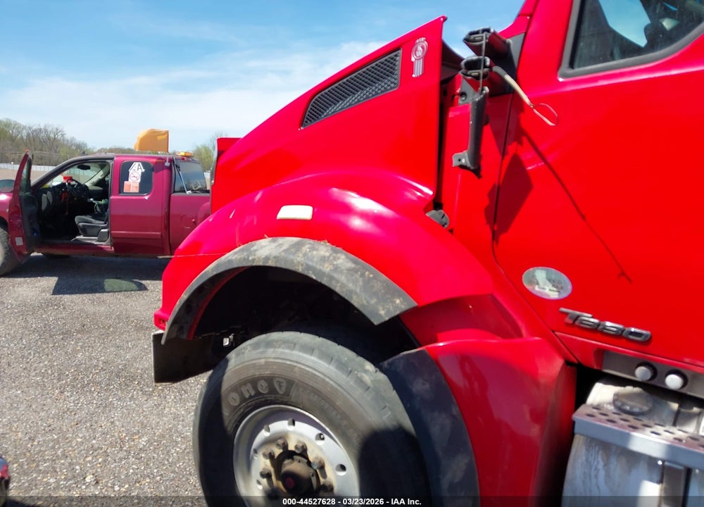 2017 KENWORTH T880 VIN: 1NKZXPTX8HJ147501
