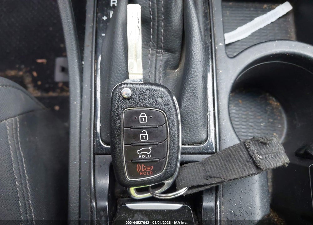 2020 HYUNDAI TUCSON SE VIN: KM8J2CA44LU213351