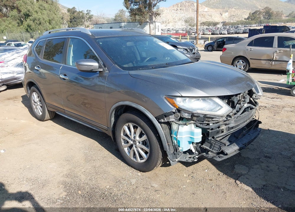 2017 NISSAN ROGUE SV VIN: KNMAT2MT6HP609575