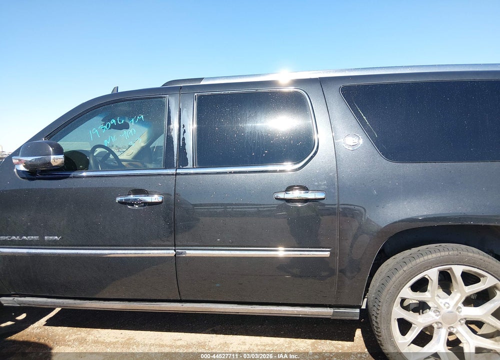 2010 CADILLAC ESCALADE ESV PLATINUM EDITION VIN: 1GYUKKEF9AR193096
