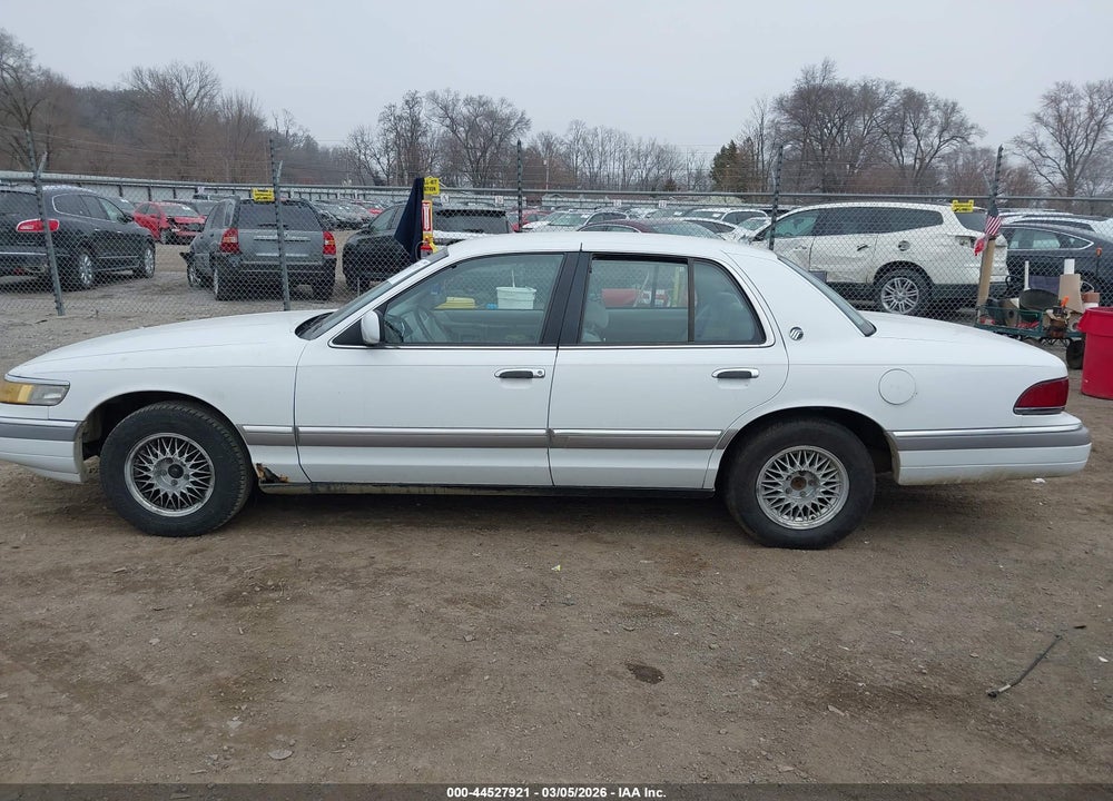 1992 MERCURY GRAND MARQUIS LS VIN: 2MECM75W8NX719088