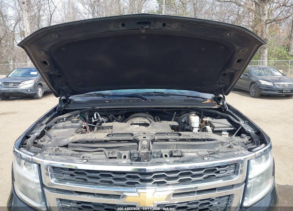 2019 CHEVROLET SUBURBAN LT VIN: 1GNSKHKC5KR178095