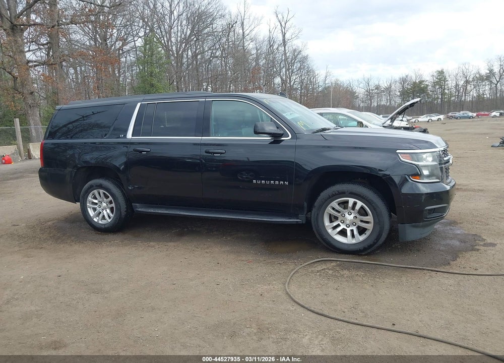 2019 CHEVROLET SUBURBAN LT VIN: 1GNSKHKC5KR178095