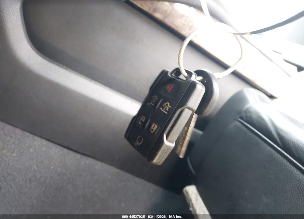 2019 CHEVROLET SUBURBAN LT VIN: 1GNSKHKC5KR178095