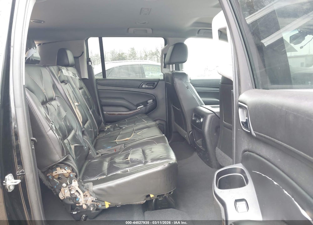 2019 CHEVROLET SUBURBAN LT VIN: 1GNSKHKC5KR178095