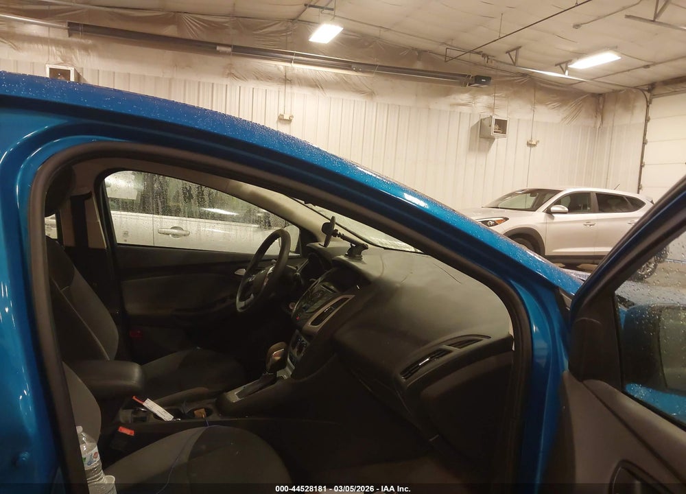 2014 FORD FOCUS SE VIN: 1FADP3K22EL371573