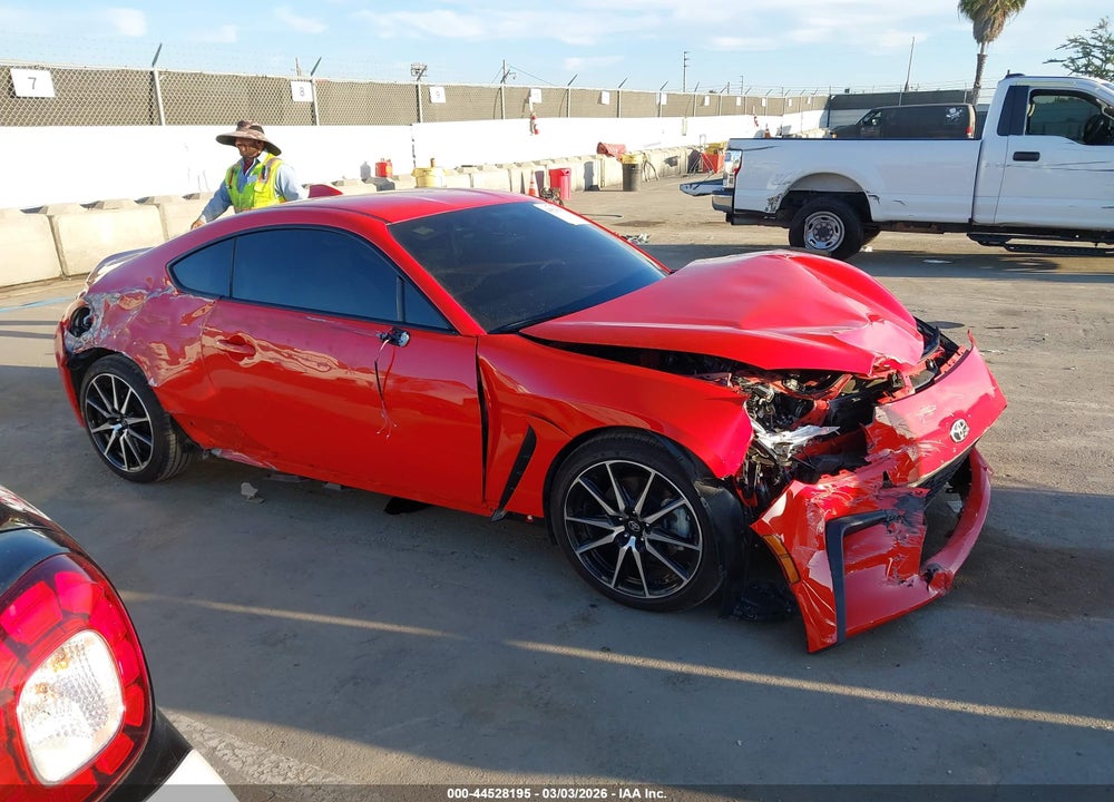 2025 TOYOTA GR86 VIN: JF1ZNBB1XS9755431