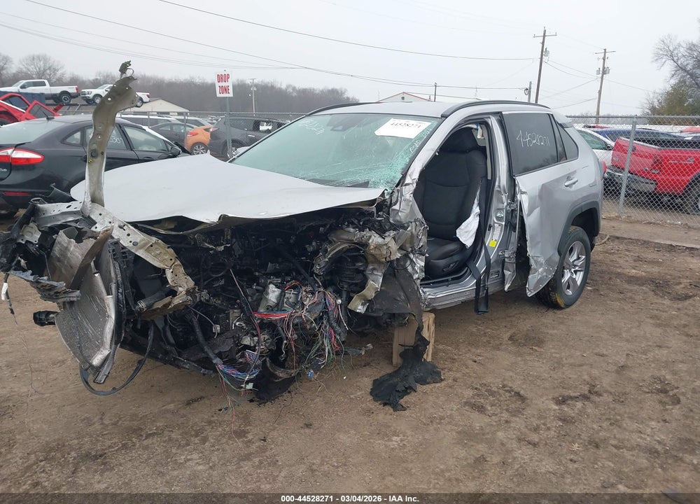 2022 TOYOTA RAV4 XLE VIN: 2T3W1RFV4NW209114