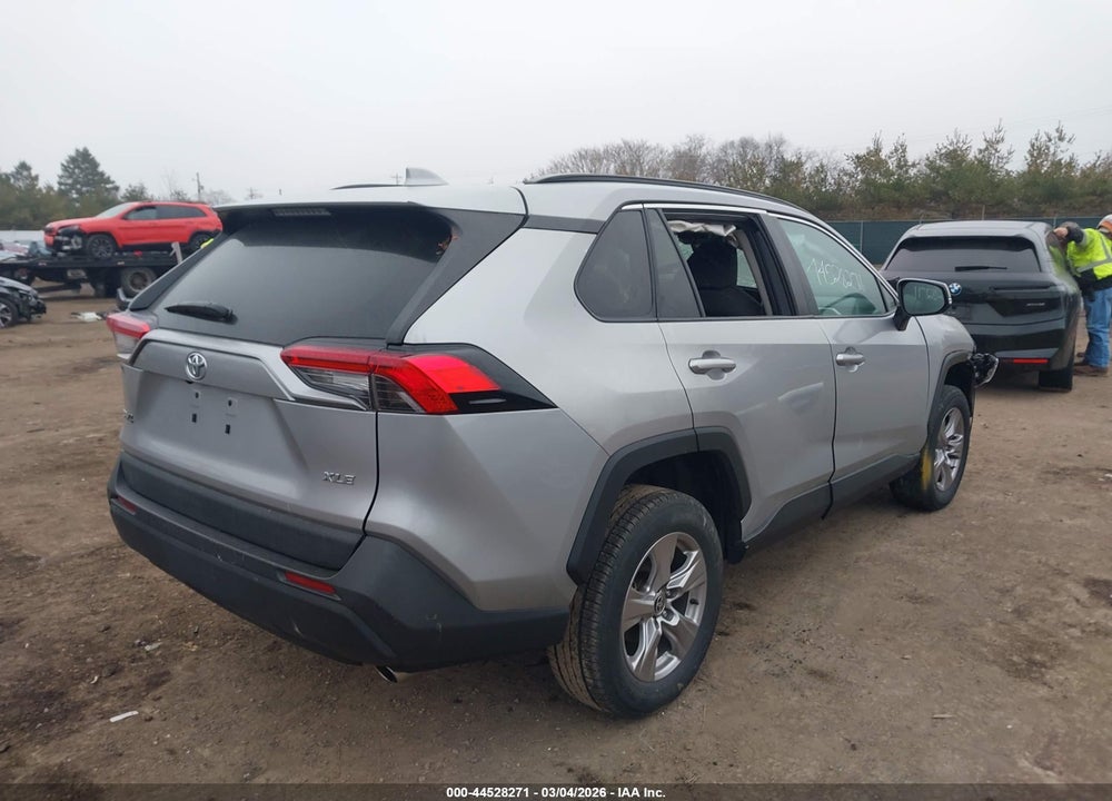 2022 TOYOTA RAV4 XLE VIN: 2T3W1RFV4NW209114