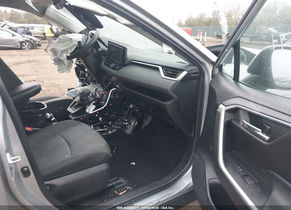 2022 TOYOTA RAV4 XLE VIN: 2T3W1RFV4NW209114