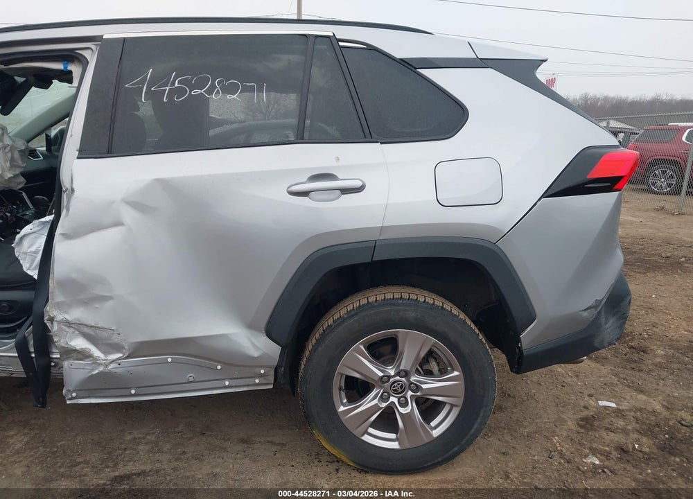 2022 TOYOTA RAV4 XLE VIN: 2T3W1RFV4NW209114