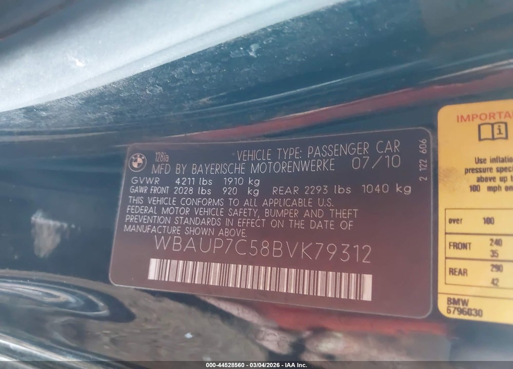 2011 BMW 128I VIN: WBAUP7C58BVK79312