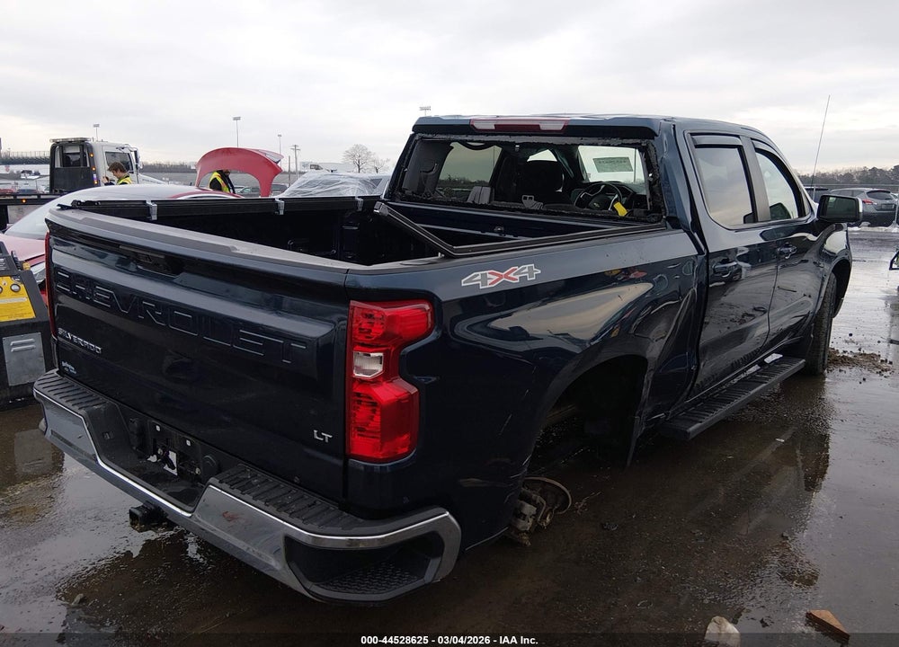 2022 CHEVROLET SILVERADO 1500 4WD  SHORT BED LT WITH 2FL VIN: 1GCPDKEK8NZ613429
