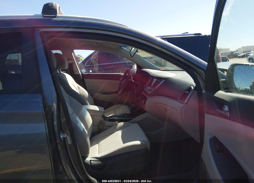 2018 HYUNDAI TUCSON SEL VIN: KM8J33A46JU667417