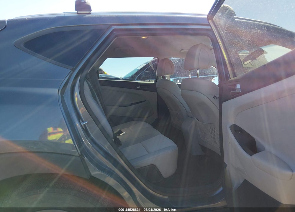 2018 HYUNDAI TUCSON SEL VIN: KM8J33A46JU667417