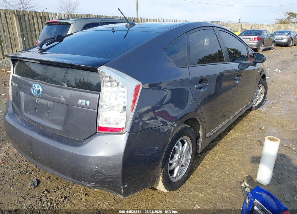 2011 TOYOTA PRIUS TWO VIN: JTDKN3DU8B0322283