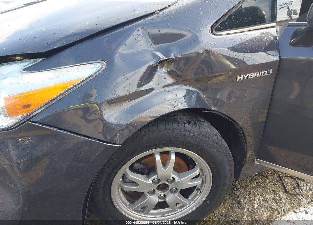 2011 TOYOTA PRIUS TWO VIN: JTDKN3DU8B0322283