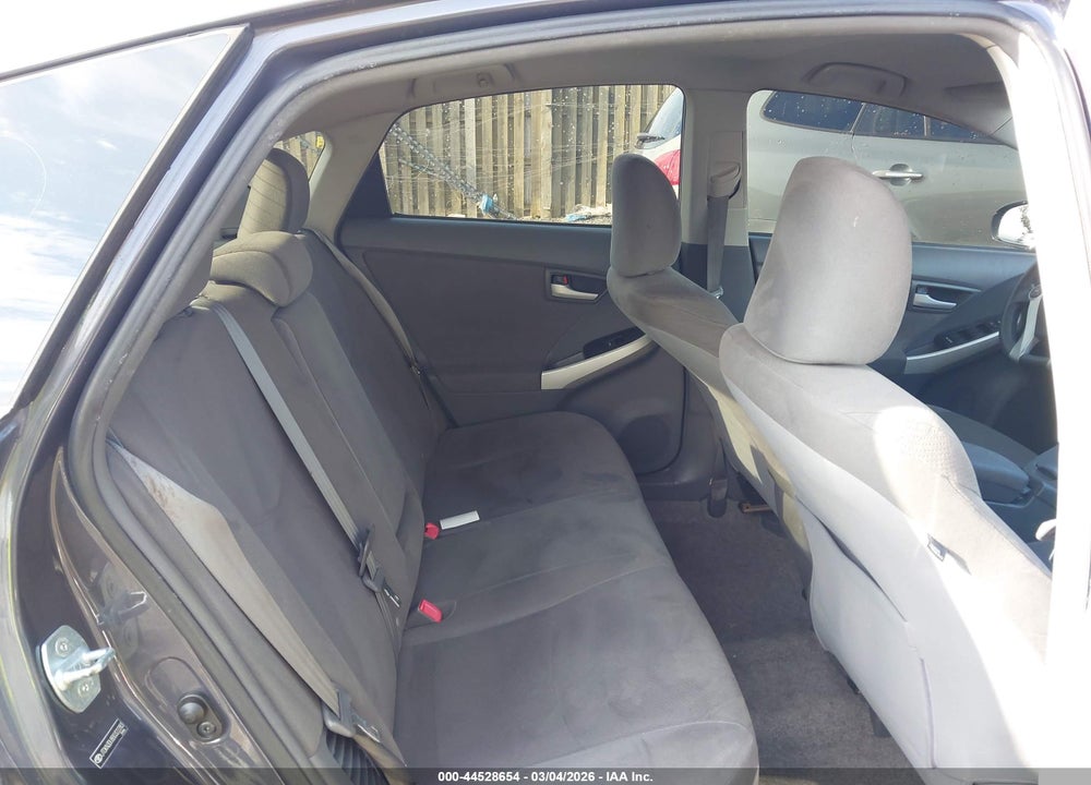 2011 TOYOTA PRIUS TWO VIN: JTDKN3DU8B0322283
