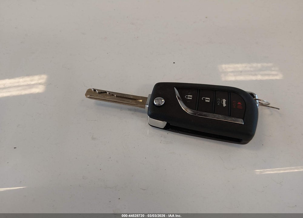 2021 TOYOTA COROLLA LE VIN: JTDEPMAE9MJ160039