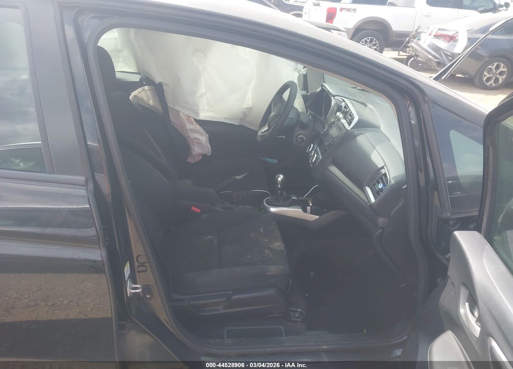 2015 HONDA FIT LX VIN: 3HGGK5G51FM737092