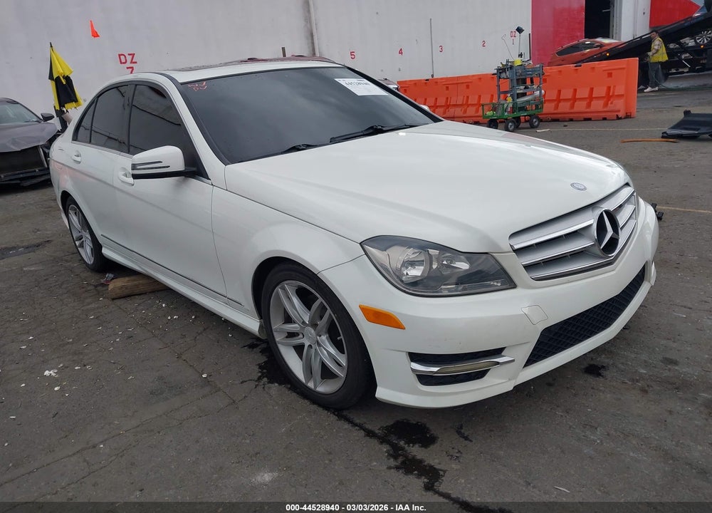 2012 MERCEDES-BENZ C 300 LUXURY 4MATIC/SPORT 4MATIC VIN: WDDGF8BB7CA656100