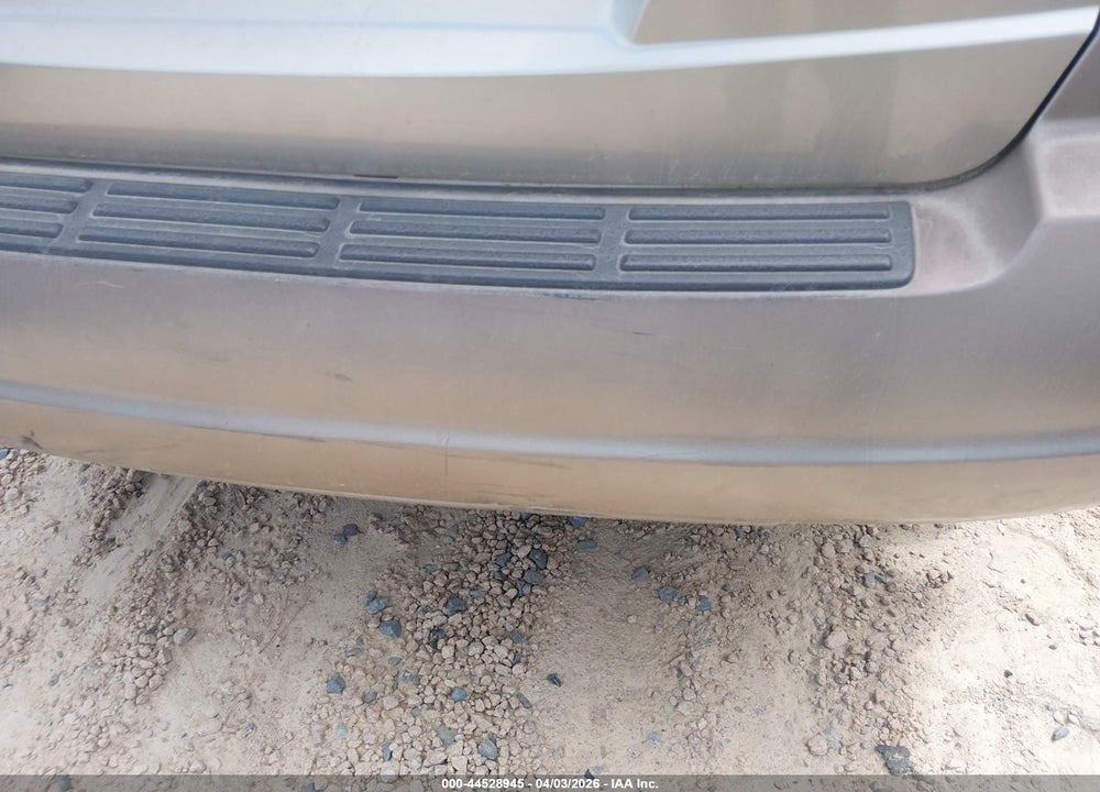 2004 KIA SORENTO EX/LX VIN: KNDJD733X45278341