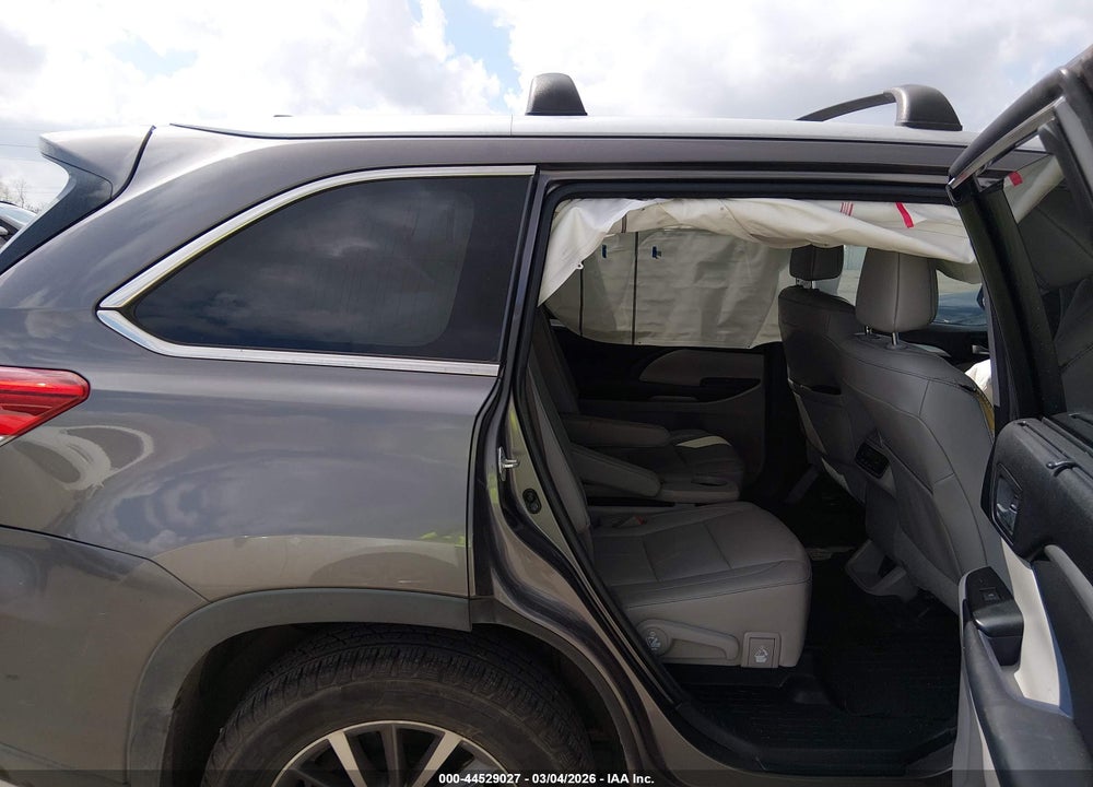 2017 TOYOTA HIGHLANDER XLE VIN: 5TDKZRFH0HS513788