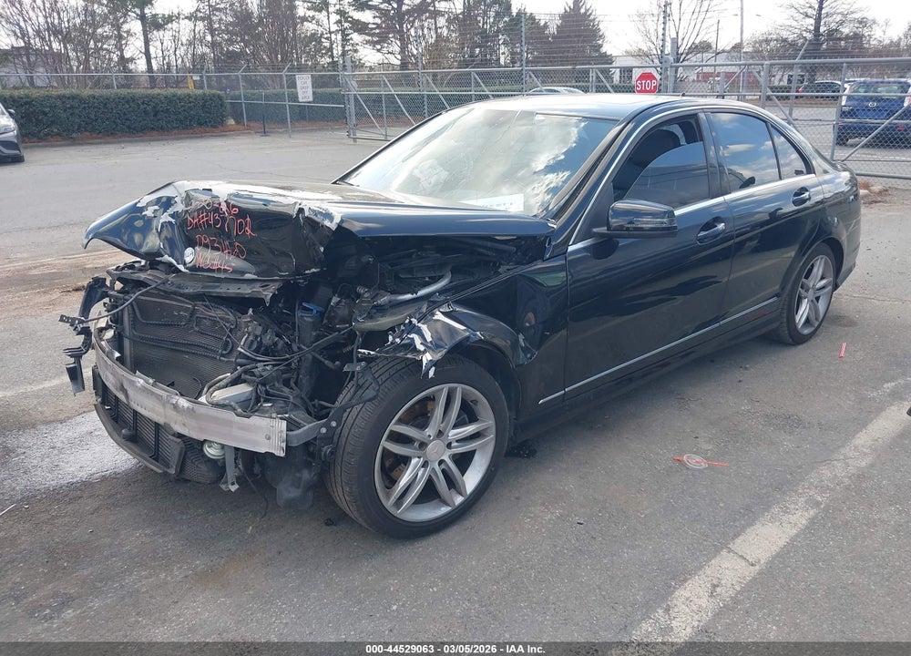 2013 MERCEDES-BENZ C 250 SPORT VIN: WDDGF4HB6DG093460