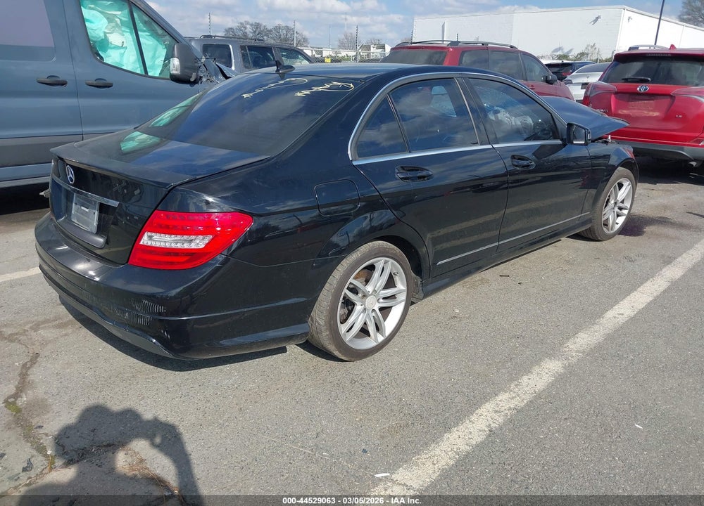 2013 MERCEDES-BENZ C 250 SPORT VIN: WDDGF4HB6DG093460