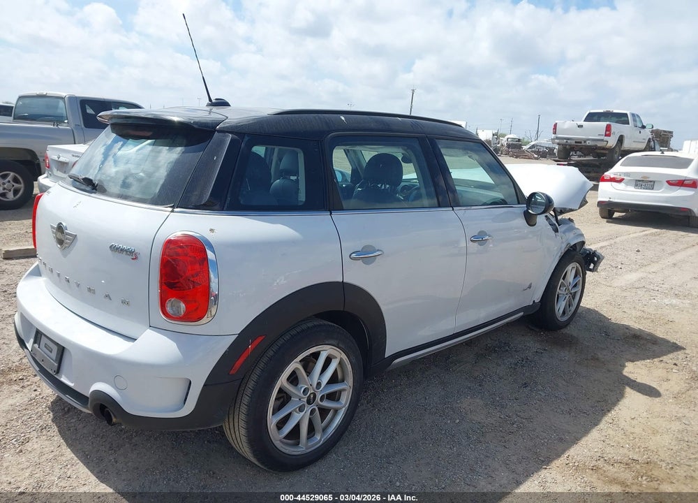 2015 MINI COUNTRYMAN COOPER S VIN: WMWZC5C53FWP46643