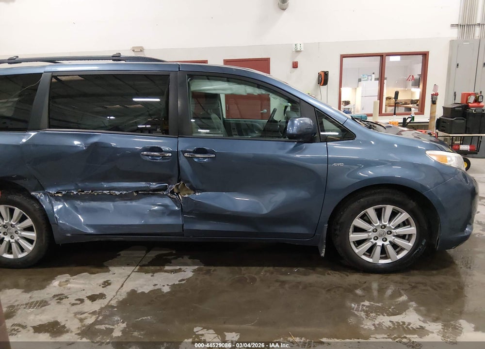 2017 TOYOTA SIENNA XLE 7 PASSENGER VIN: 5TDDZ3DC3HS171931