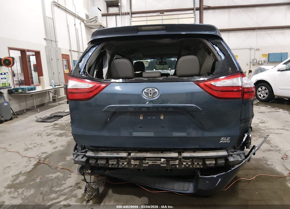 2017 TOYOTA SIENNA XLE 7 PASSENGER VIN: 5TDDZ3DC3HS171931