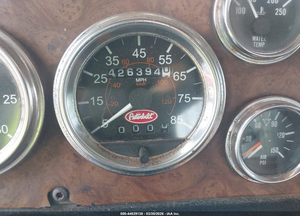 2001 PETERBILT 379 VIN: 1XP5DB9X21N498677