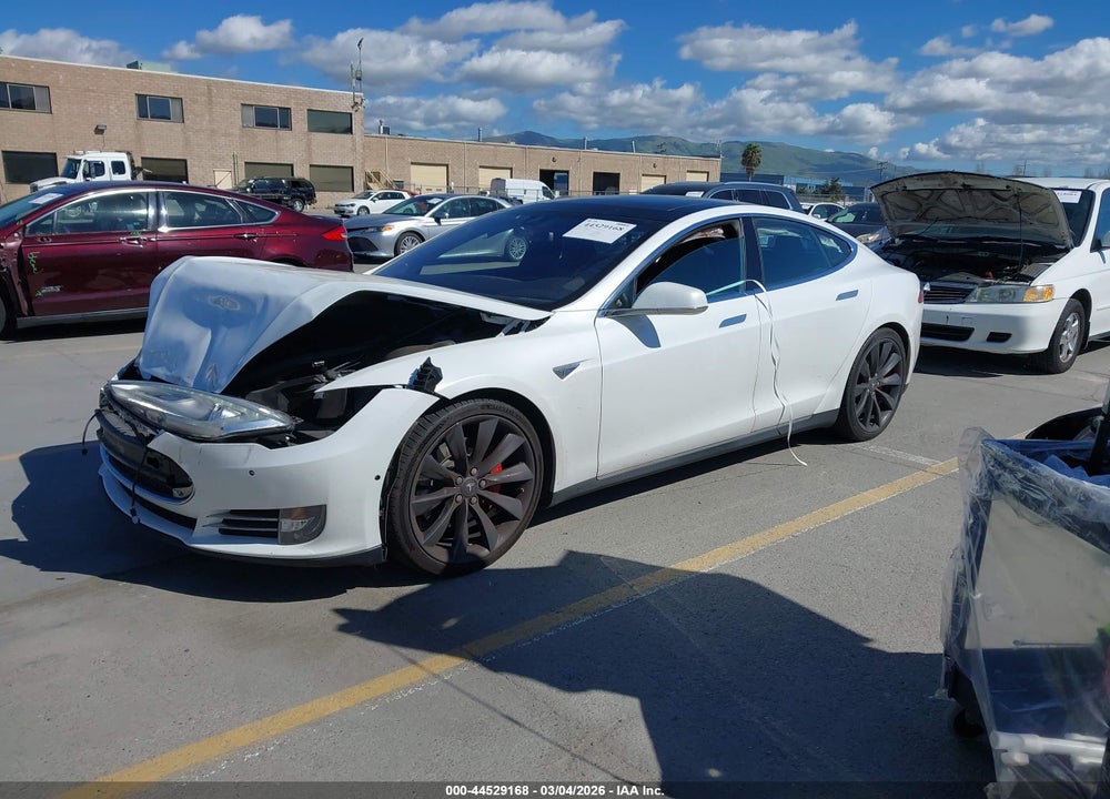 2014 TESLA MODEL S P85D VIN: 5YJSA1H28EFP63572