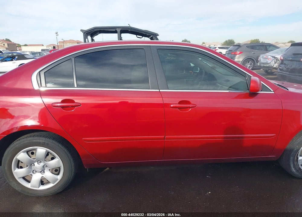 2008 KIA OPTIMA LX VIN: KNAGE123385211671