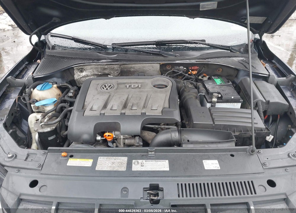 2012 VOLKSWAGEN PASSAT 2.0L TDI SE VIN: 1VWBN7A34CC102302