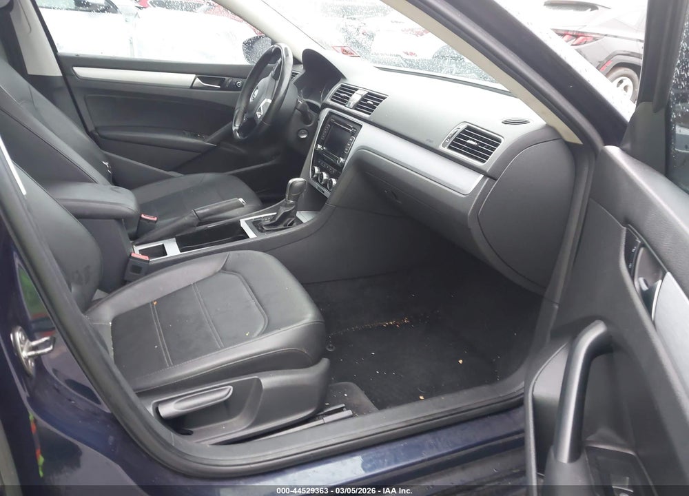 2012 VOLKSWAGEN PASSAT 2.0L TDI SE VIN: 1VWBN7A34CC102302