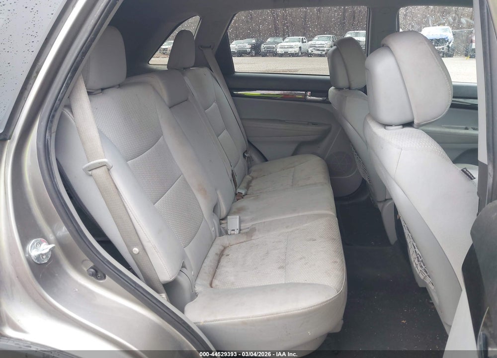 2012 KIA SORENTO LX V6 VIN: 5XYKTDA21CG271543