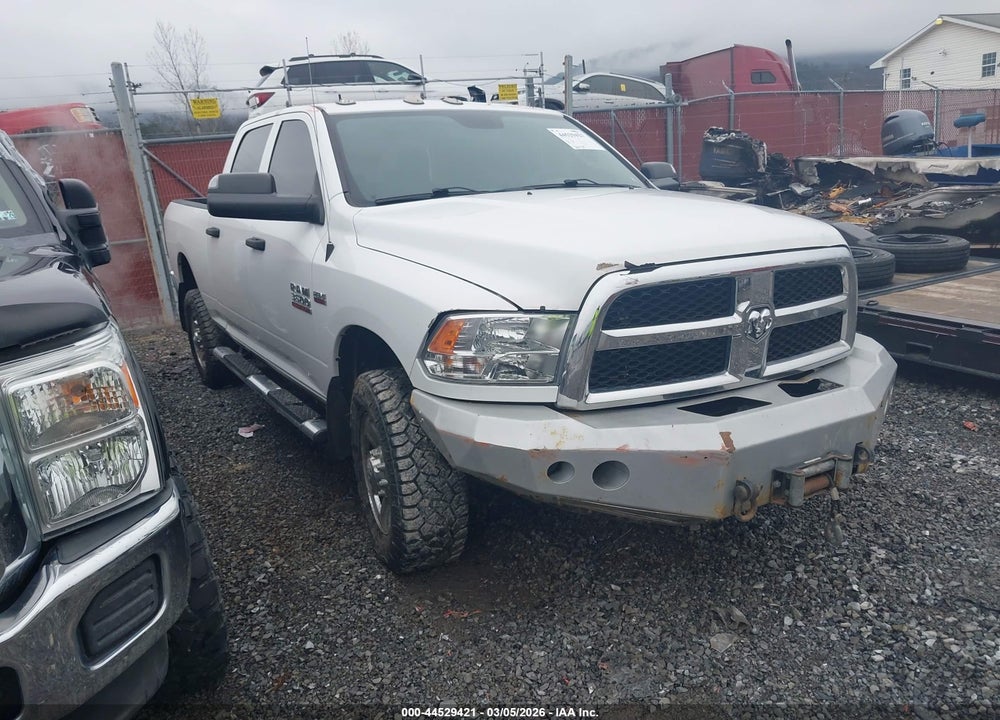 2018 RAM 3500 TRADESMAN  4X4 6'4 BOX VIN: 3C63R3CJ6JG267415