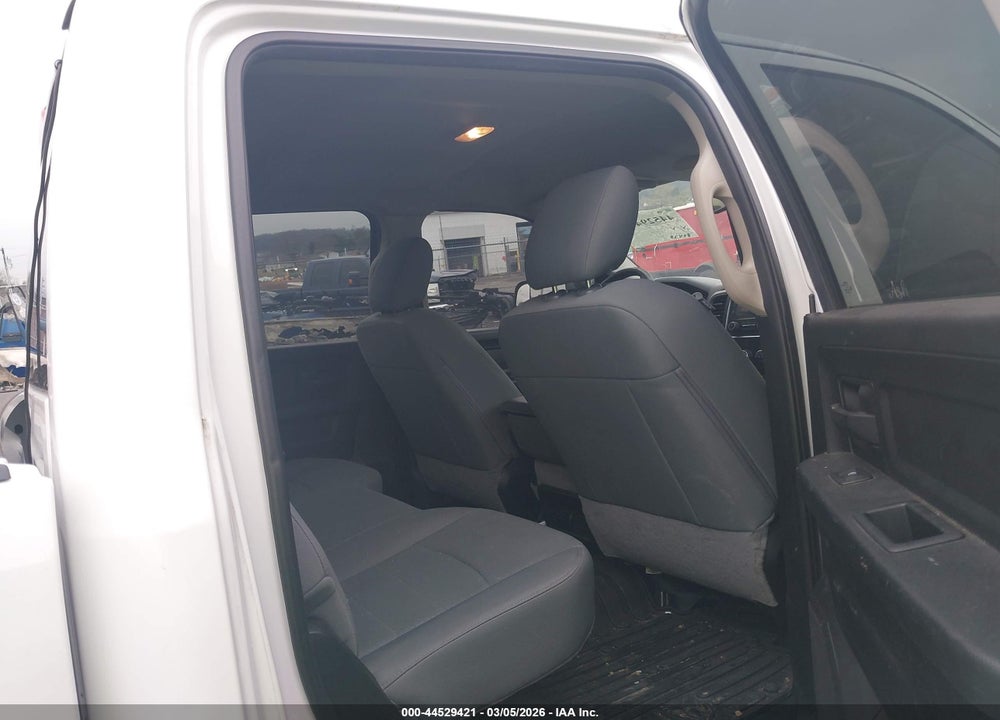 2018 RAM 3500 TRADESMAN  4X4 6'4 BOX VIN: 3C63R3CJ6JG267415