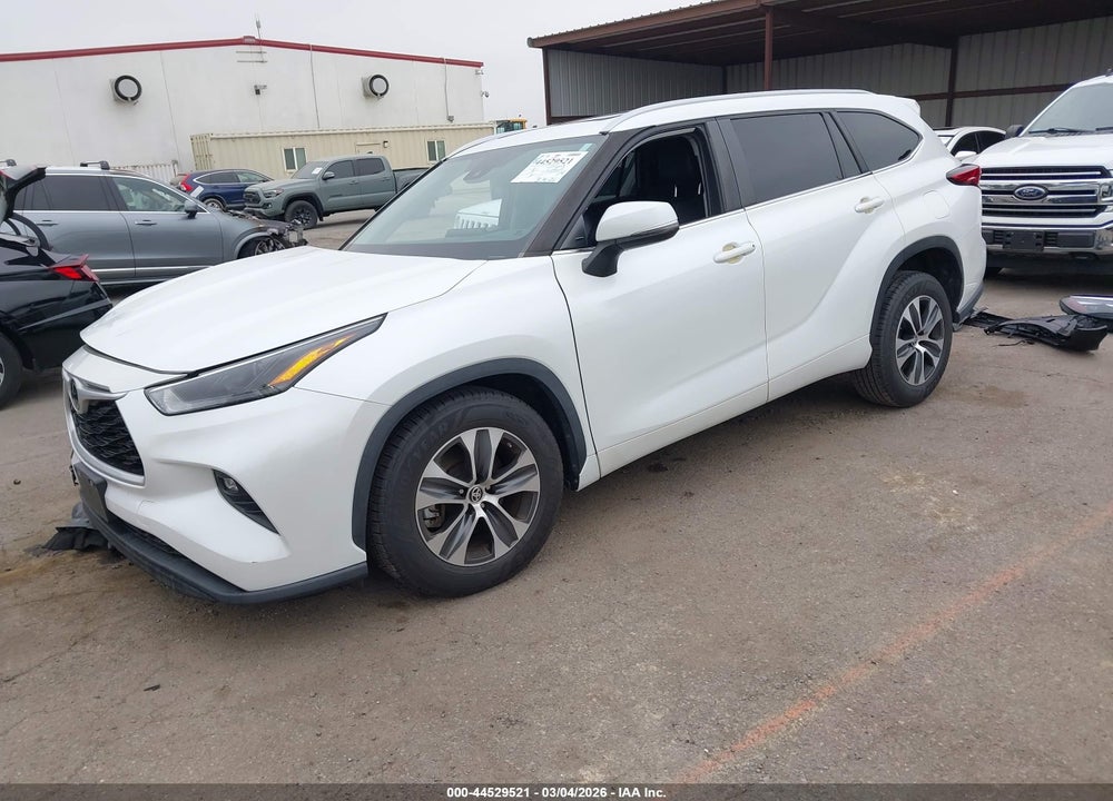2023 TOYOTA HIGHLANDER XLE VIN: 5TDKDRAH6PS022291