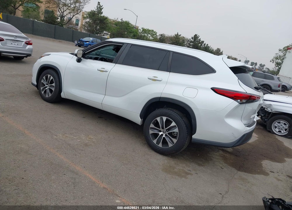 2023 TOYOTA HIGHLANDER XLE VIN: 5TDKDRAH6PS022291