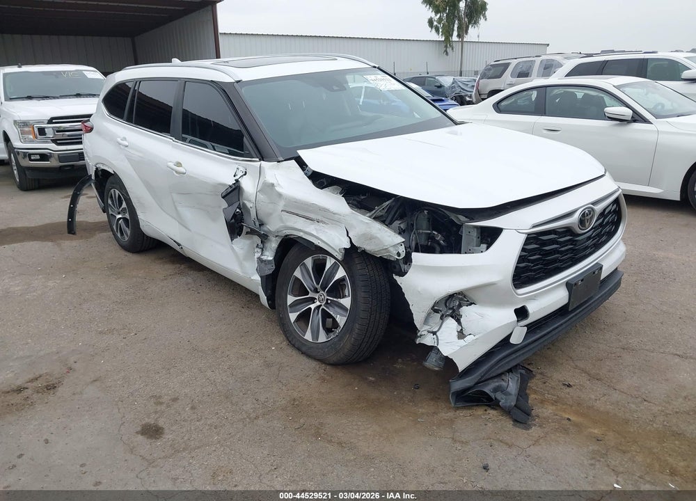 2023 TOYOTA HIGHLANDER XLE VIN: 5TDKDRAH6PS022291